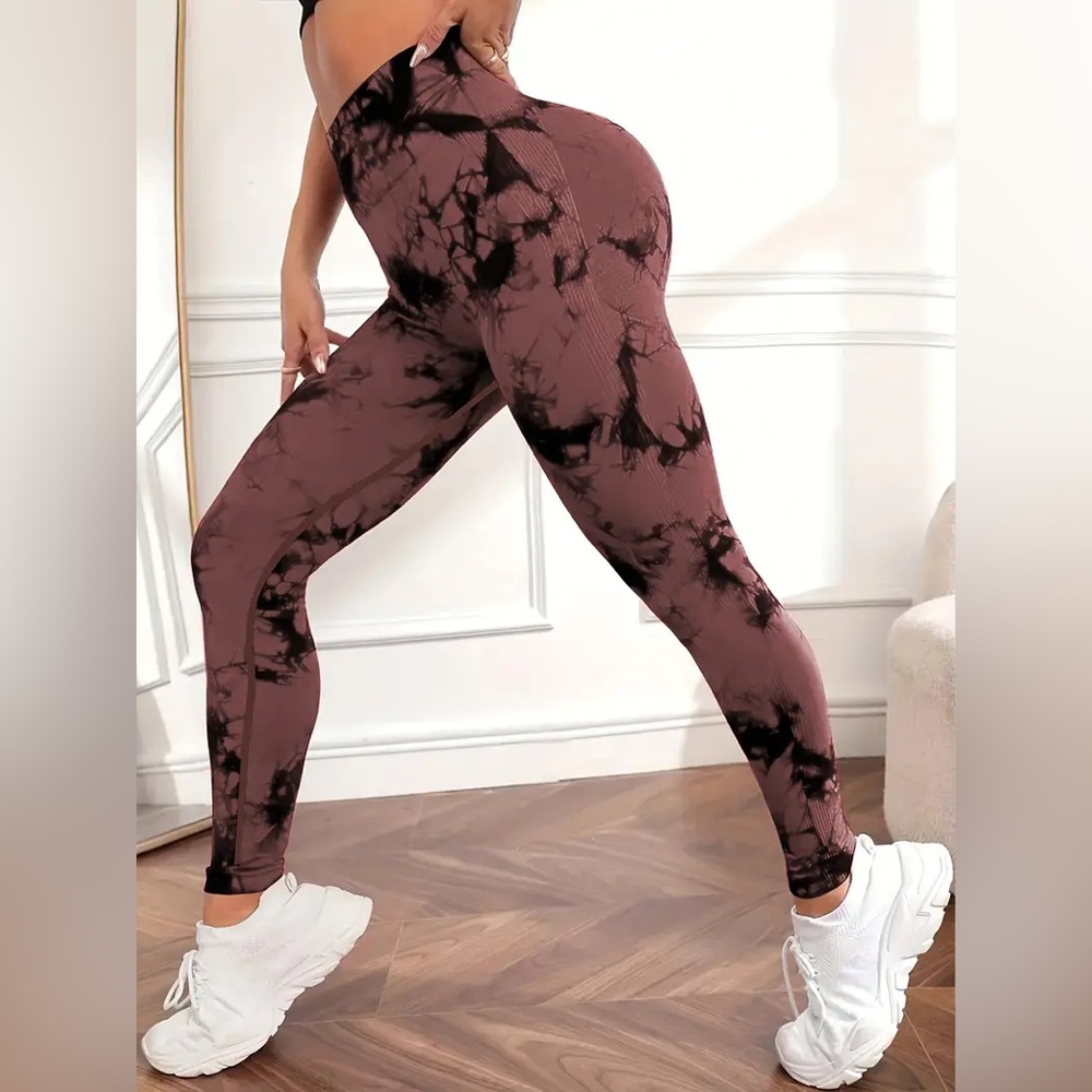 Chic Tie-Dye Leggings in Black and Brown